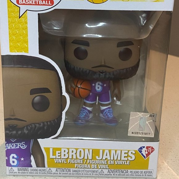 Funko Pop! Basketball: Los Angeles Lakers - LeBron James Vinyl Figure - Picture 2 of 5